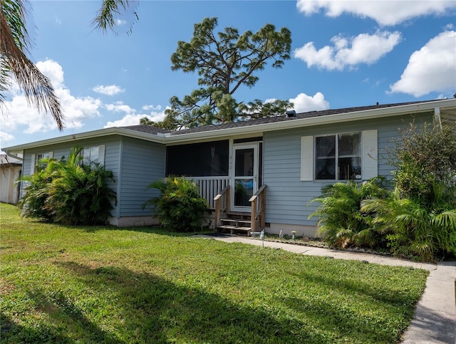 view of front of house with a front lawn