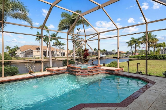 view of swimming pool featuring an in ground hot tub, a yard, a water view, and a lanai