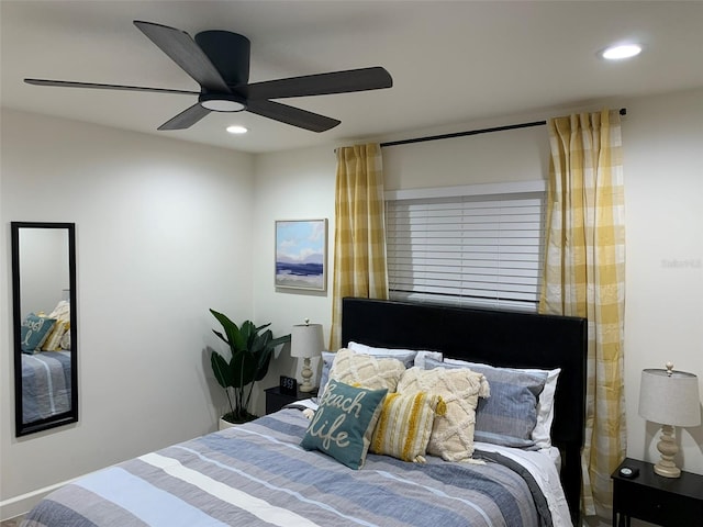 bedroom featuring ceiling fan