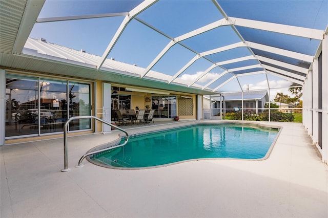2868 Coral Way, Punta Gorda, FL 33950 - swimming pool featuring a patio and glass enclosure