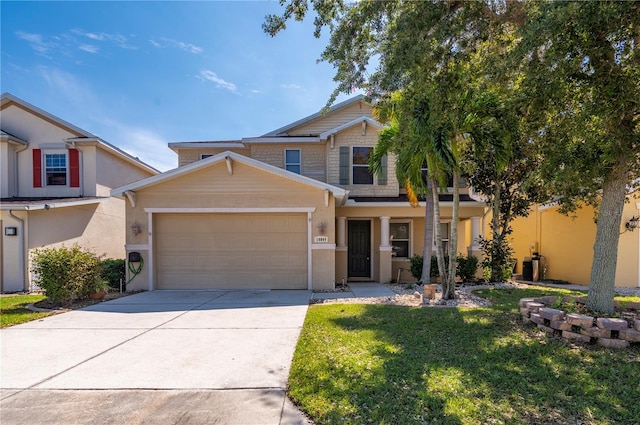 view of front of property featuring a front yard