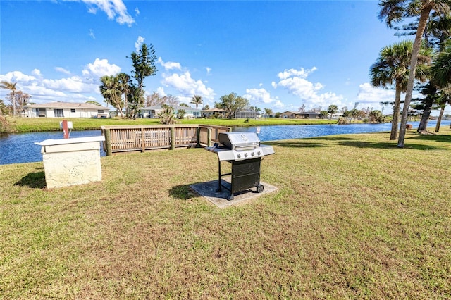 view of yard featuring a water view