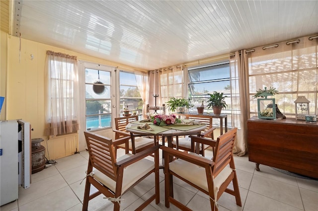 view of sunroom / solarium