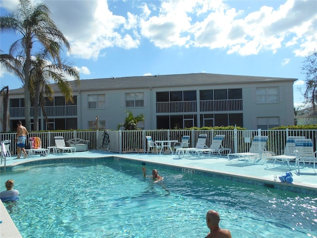 view of swimming pool