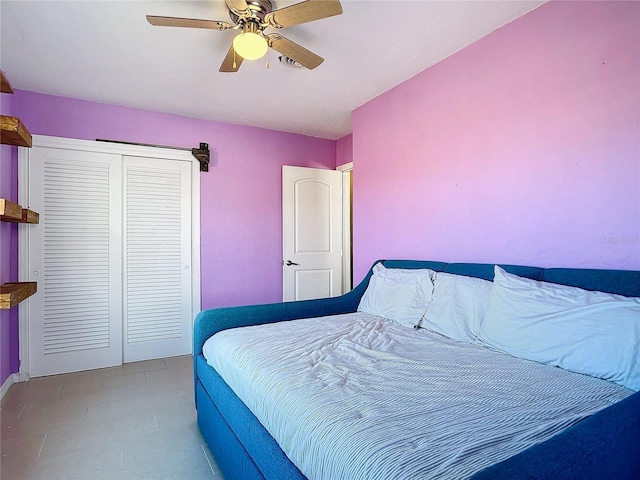 bedroom featuring a closet and ceiling fan