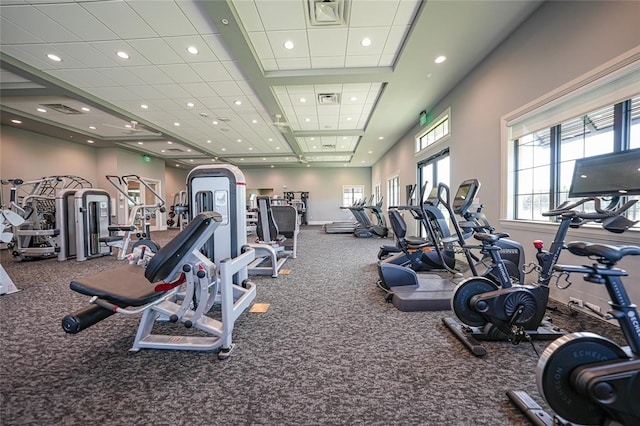 exercise room with carpet flooring