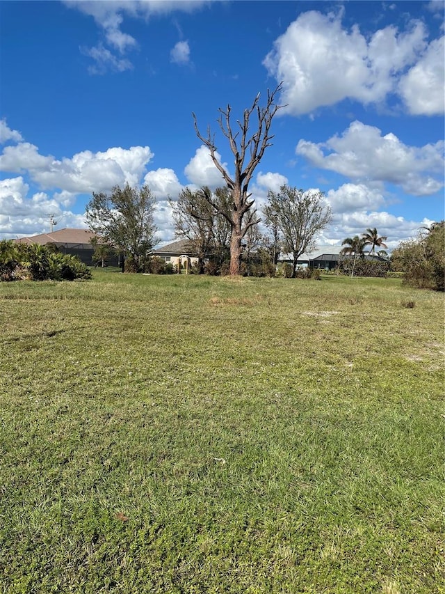 Listing photo 2 for 3 White Marsh Ln, Rotonda West FL 33947