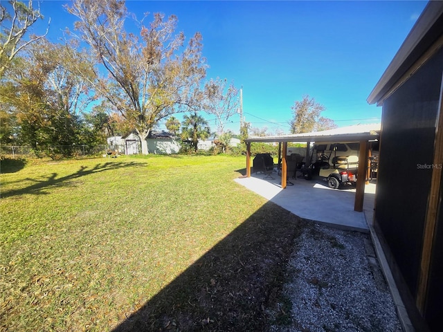 view of yard with a shed