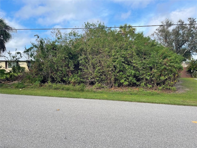 Listing photo 3 for 1497 Achilles St, Punta Gorda FL 33980