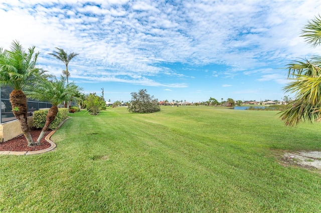 view of yard featuring a water view