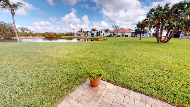 view of yard featuring a water view