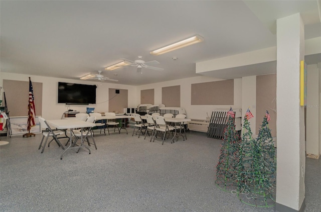 dining room with ceiling fan