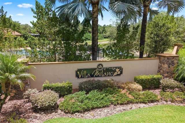 view of community / neighborhood sign