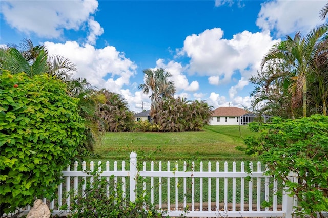 view of yard featuring a water view