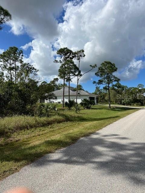 Listing photo 3 for 27134 Pasadena Dr, Punta Gorda FL 33955