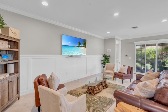 living area featuring light tile patterned floors, recessed lighting, visible vents, and crown molding