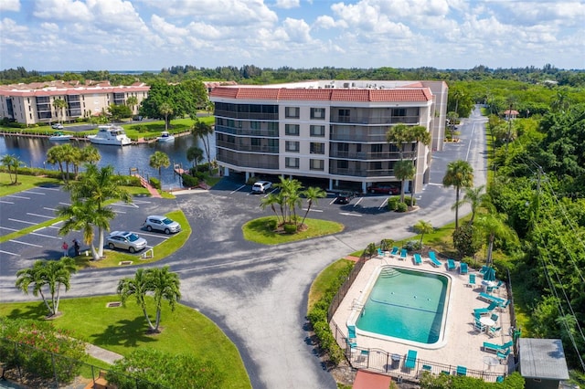 bird's eye view with a water view