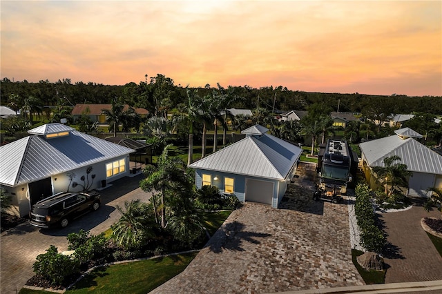 view of aerial view at dusk