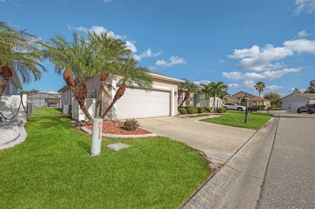 view of front of property featuring a front lawn