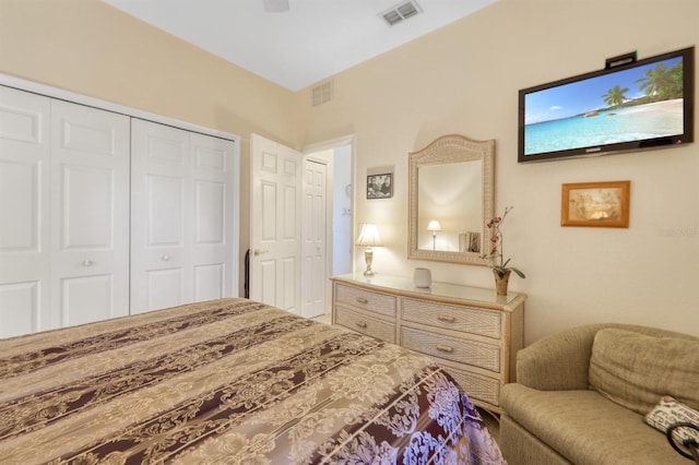 bedroom featuring ceiling fan