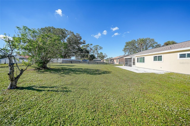 view of yard featuring a patio