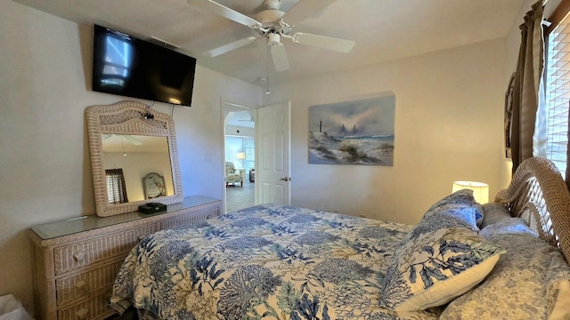 bedroom with ceiling fan