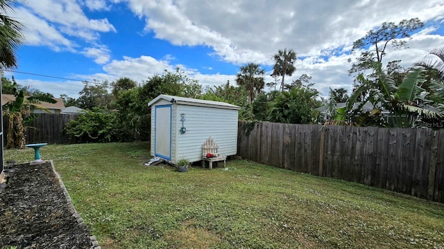 view of yard with a shed