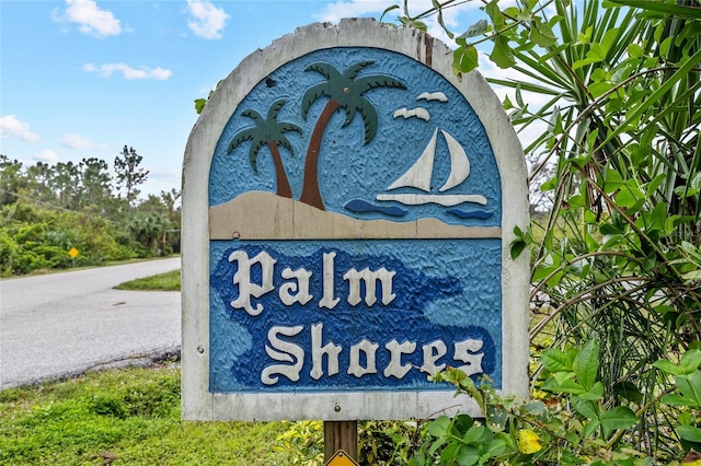 view of community / neighborhood sign