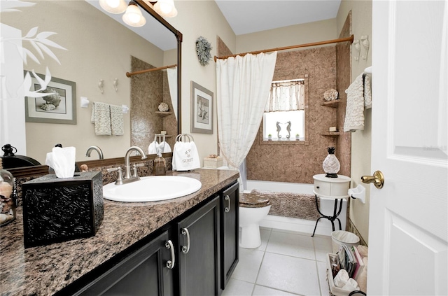 full bathroom featuring tile patterned floors, vanity, shower / bath combo, and toilet