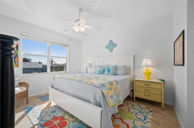 bedroom with ceiling fan