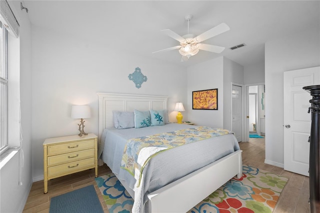 bedroom with ceiling fan