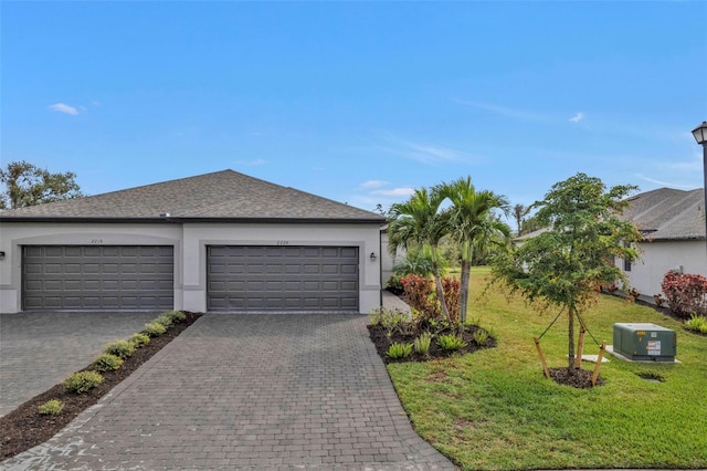 view of front of home featuring a front lawn