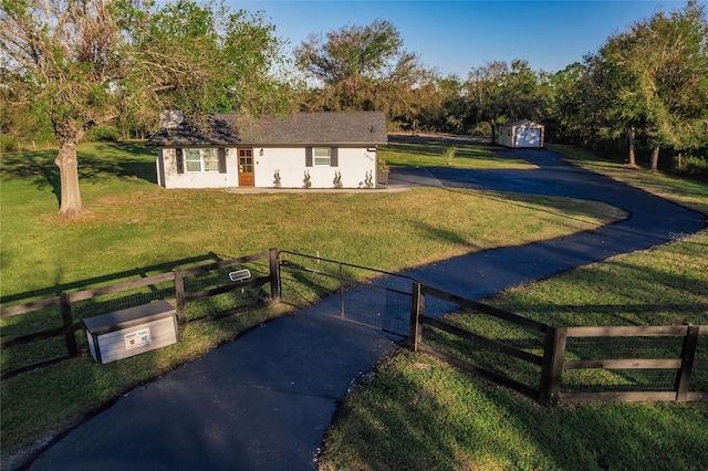 1010 Robinhood Dr, Punta Gorda, FL 33982 - single story home with asphalt driveway