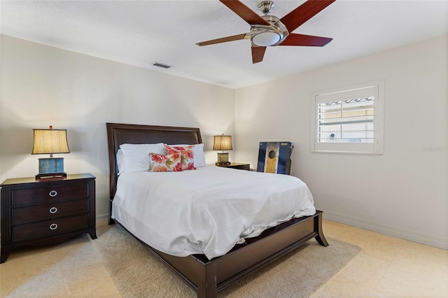 bedroom with ceiling fan