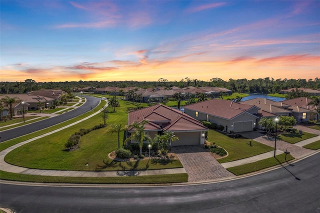 view of aerial view at dusk