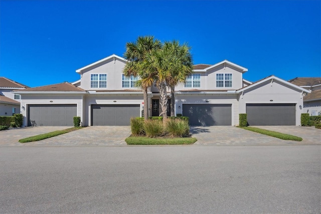 view of front facade featuring a garage