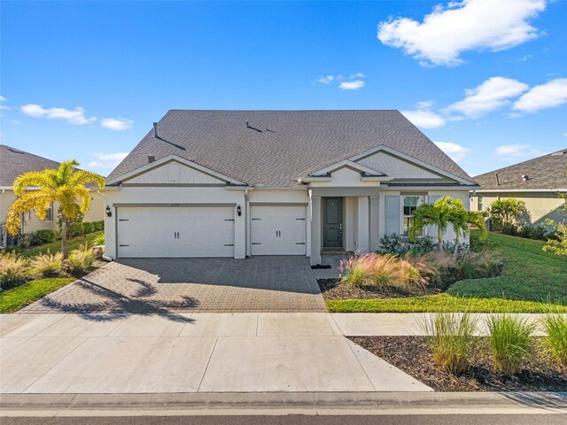 view of front of property featuring a garage