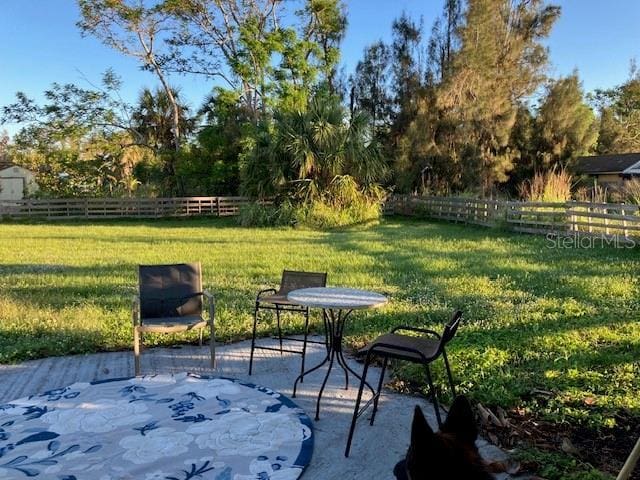 view of yard with a patio