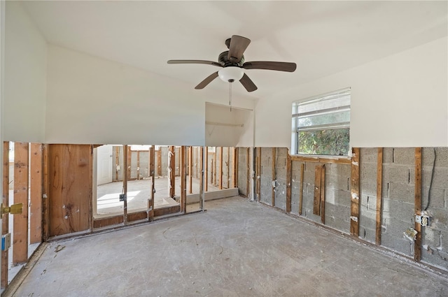 unfurnished room with ceiling fan