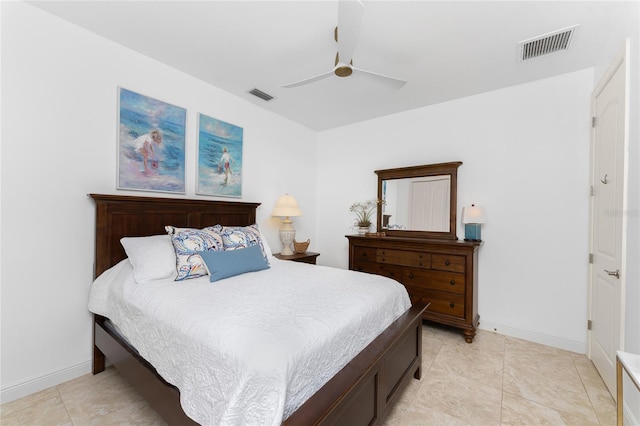 bedroom with ceiling fan