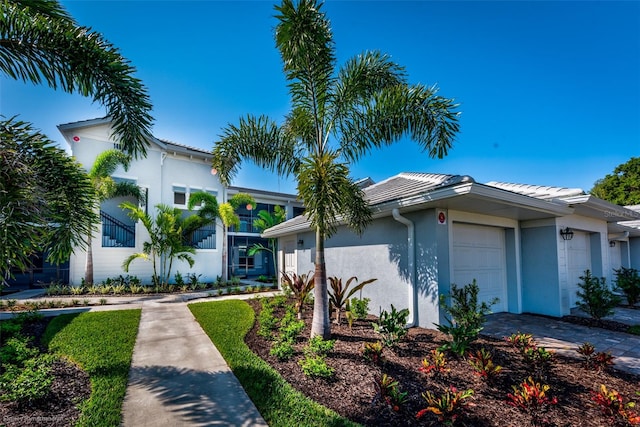 view of front facade with a garage