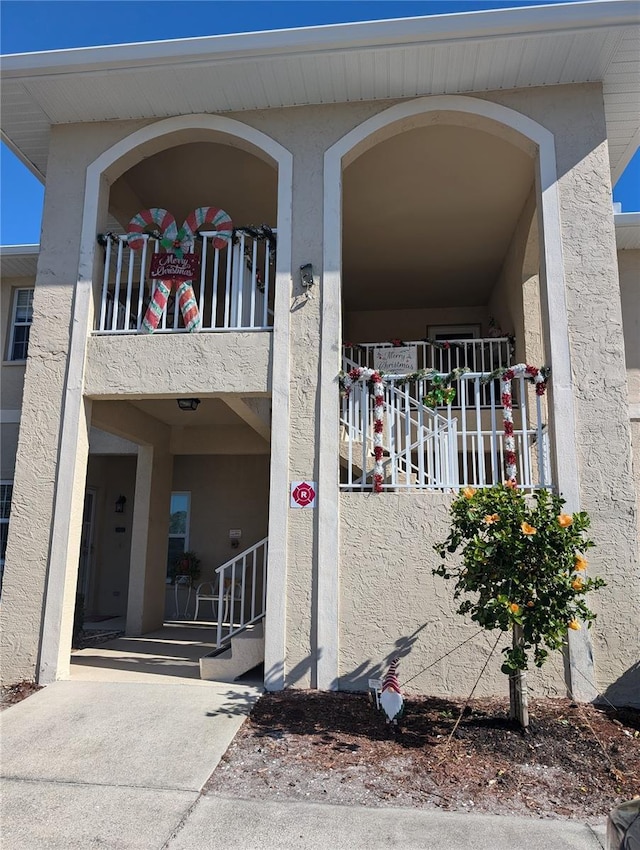 exterior space featuring a balcony