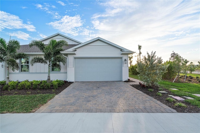 view of front facade with a garage