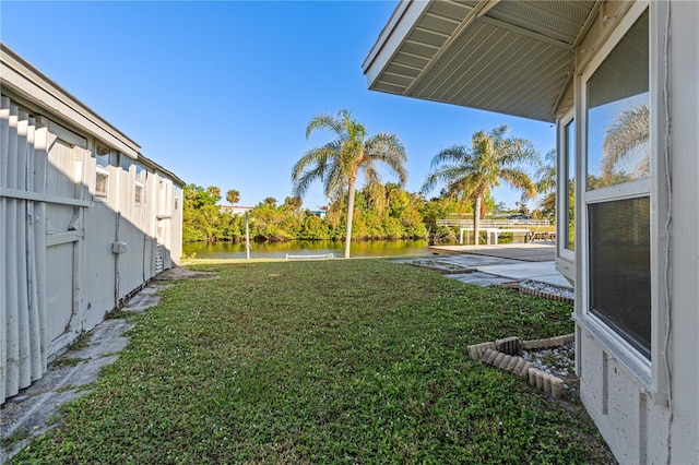 view of yard featuring a water view