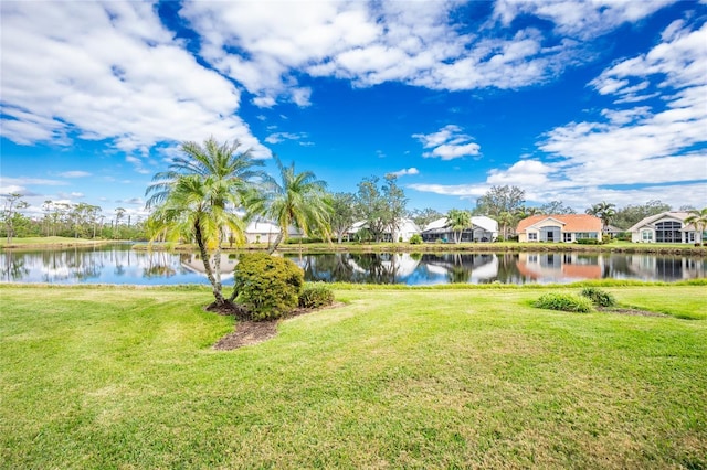 view of yard featuring a water view