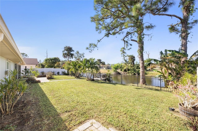 view of yard featuring a water view