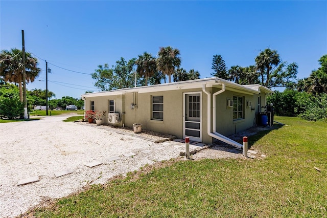 view of front of house featuring a front yard