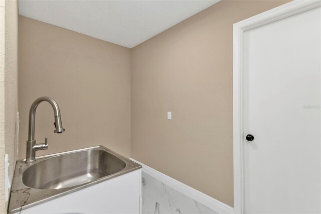 kitchen featuring sink