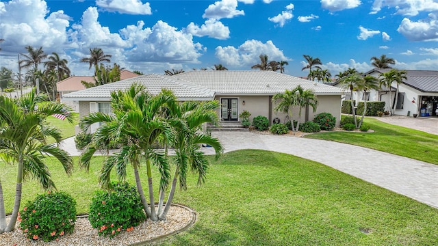 view of front of home featuring a front yard