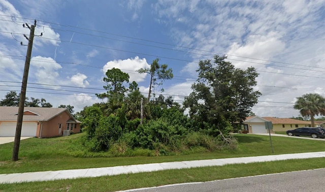 Listing photo 2 for 21086 Peachland Blvd, Port Charlotte FL 33954